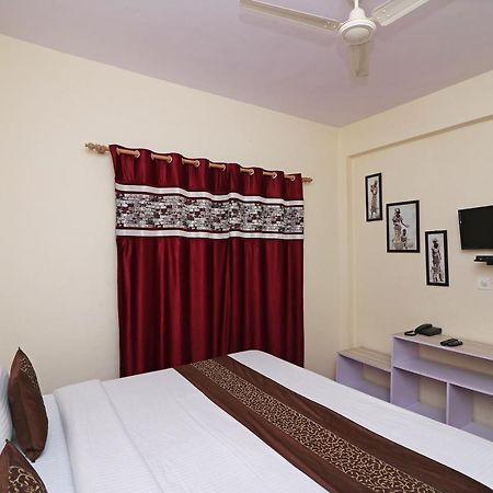 Oyo 13728 Hotel Kempty Valley View Hotel & Restaurant 무소리에 외부 사진