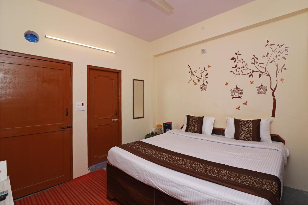 Oyo 13728 Hotel Kempty Valley View Hotel & Restaurant 무소리에 외부 사진