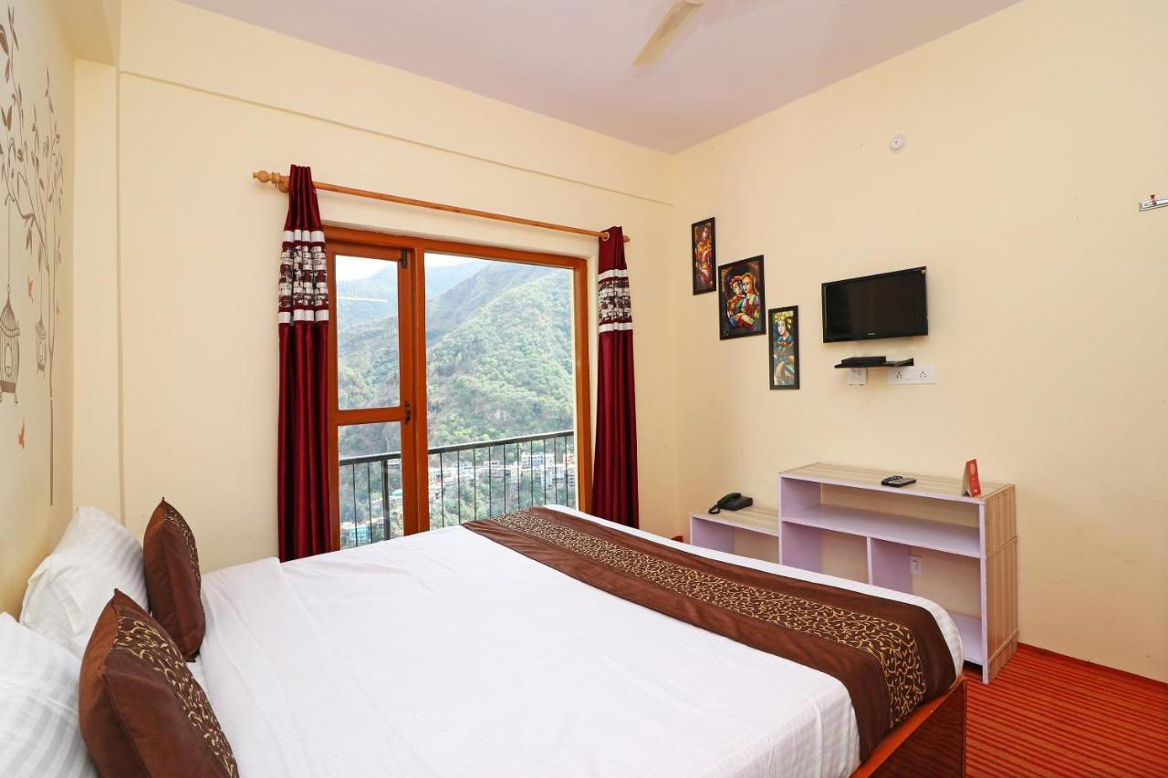 Oyo 13728 Hotel Kempty Valley View Hotel & Restaurant 무소리에 외부 사진