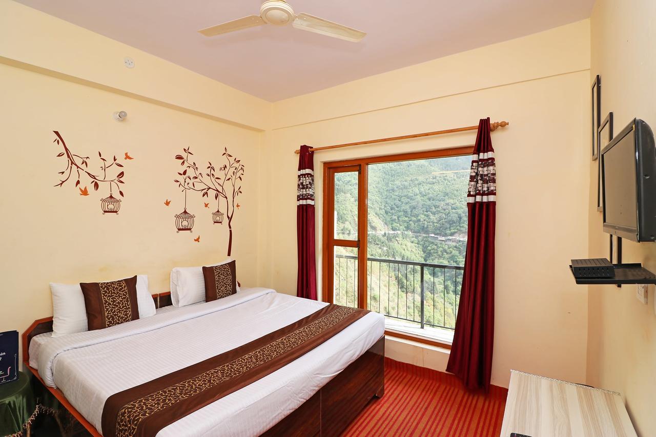 Oyo 13728 Hotel Kempty Valley View Hotel & Restaurant 무소리에 외부 사진