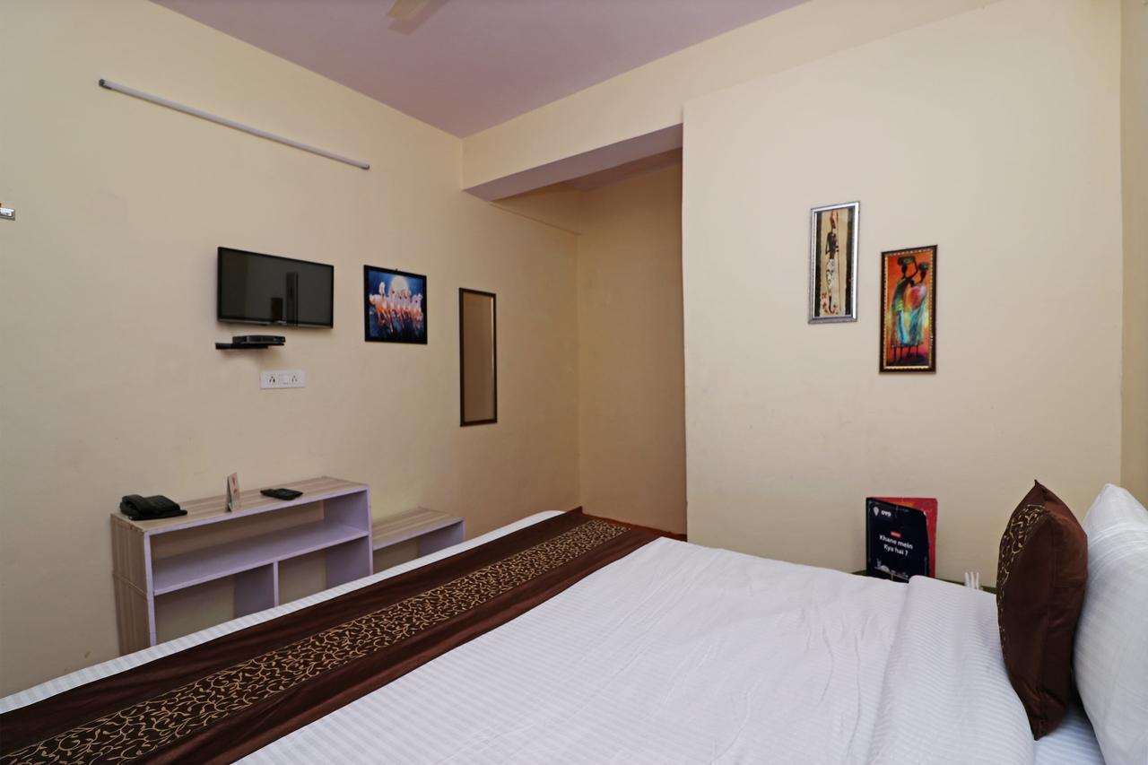 Oyo 13728 Hotel Kempty Valley View Hotel & Restaurant 무소리에 외부 사진
