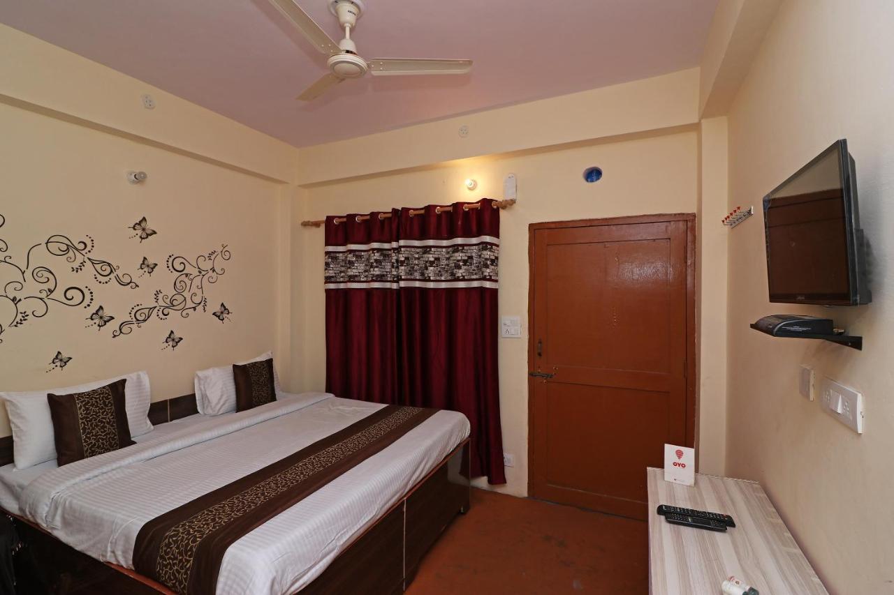 Oyo 13728 Hotel Kempty Valley View Hotel & Restaurant 무소리에 외부 사진