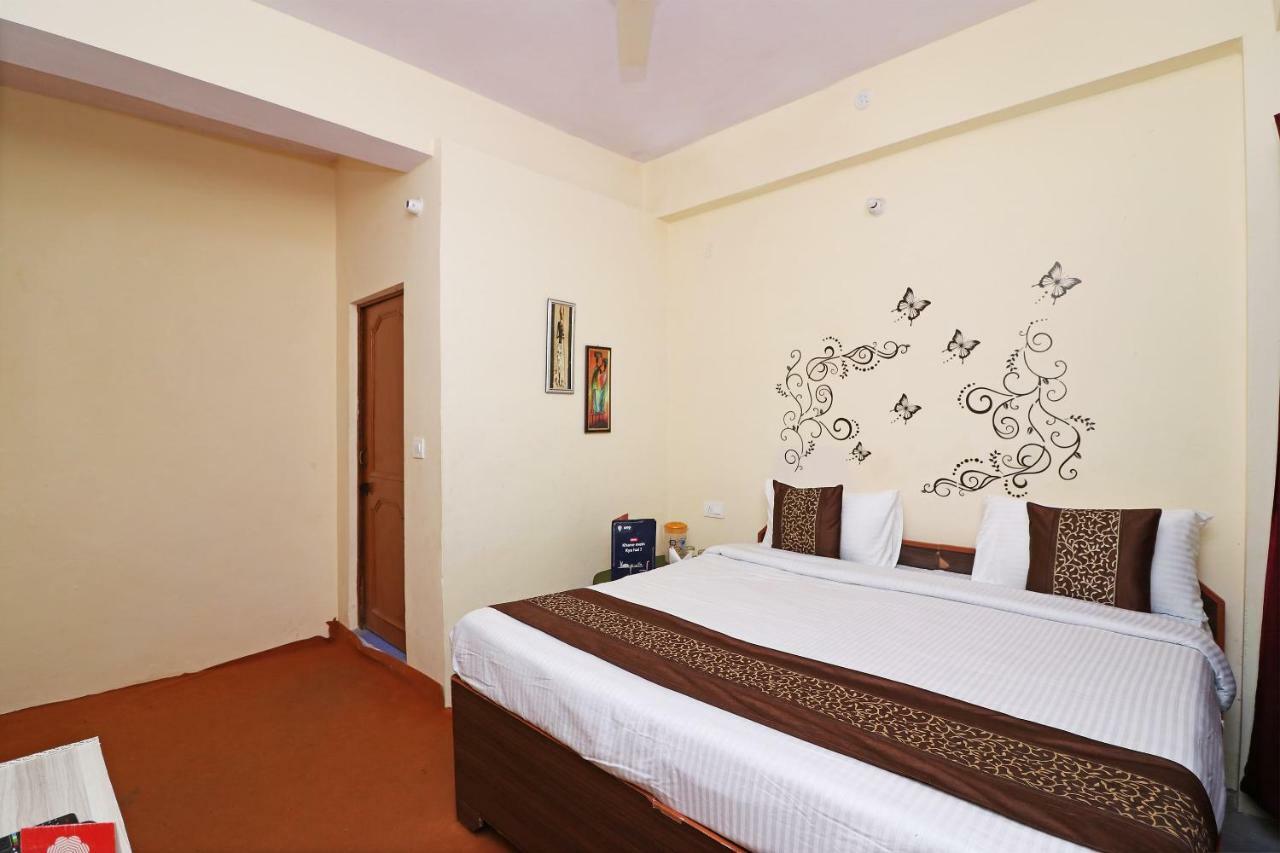 Oyo 13728 Hotel Kempty Valley View Hotel & Restaurant 무소리에 외부 사진