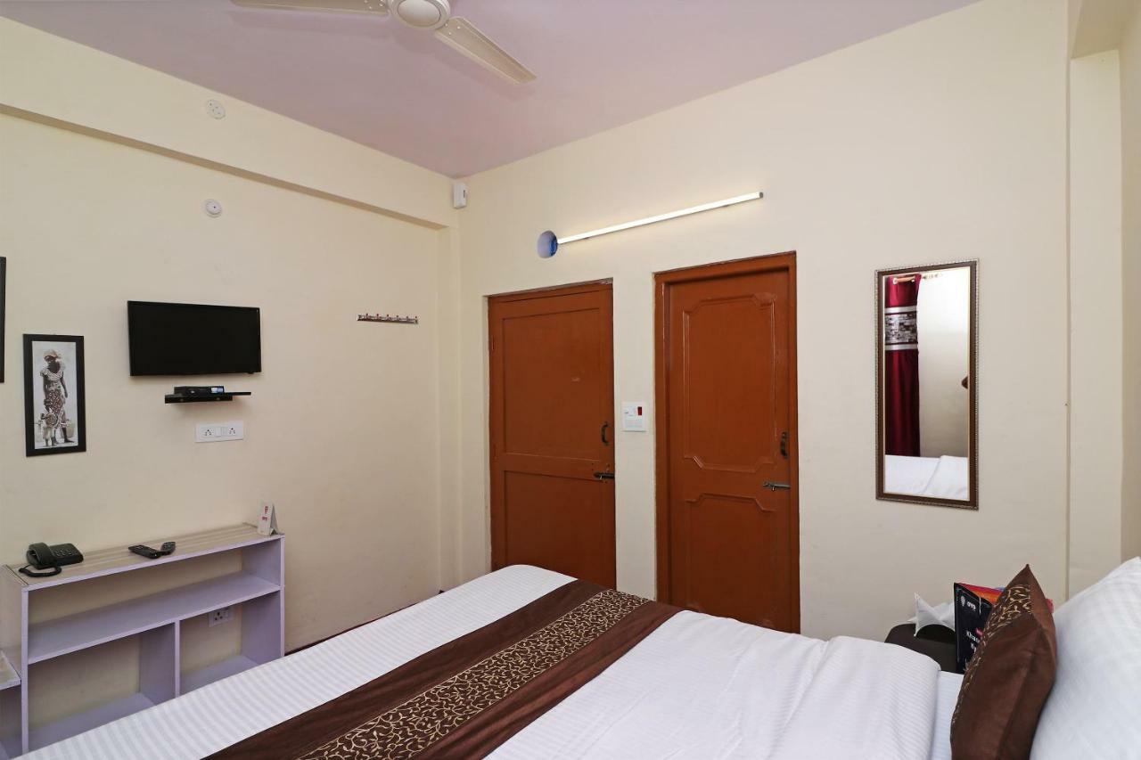 Oyo 13728 Hotel Kempty Valley View Hotel & Restaurant 무소리에 외부 사진